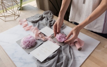 6 Mẹo dùng thảm chụp ảnh sản phẩm kiểu flatlay